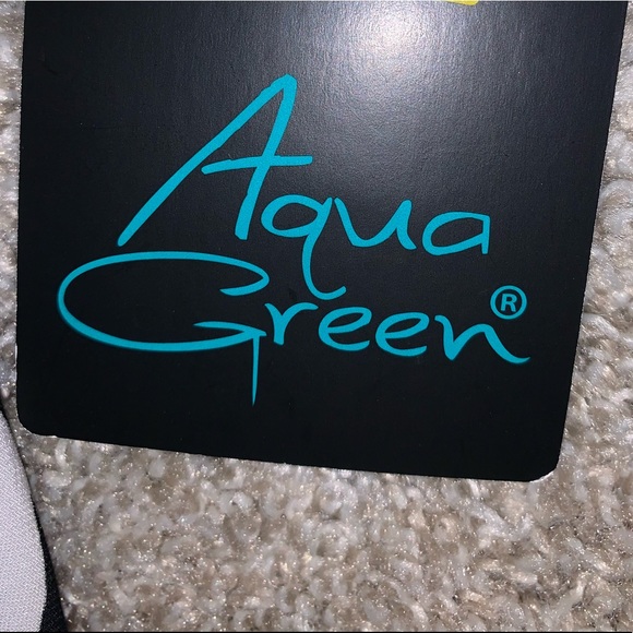 BRAND NWT Aqua Green Black & White Swim top sz M - Picture 9 of 15